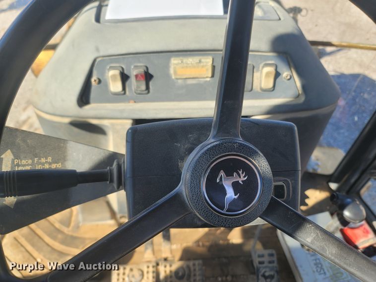 image for item JU9806 2002 John Deere 310SG  backhoe