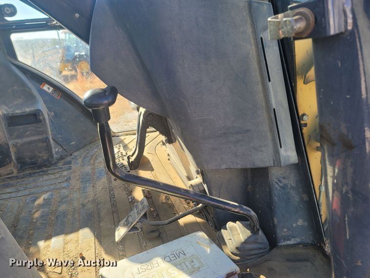 image for item JU9806 2002 John Deere 310SG  backhoe