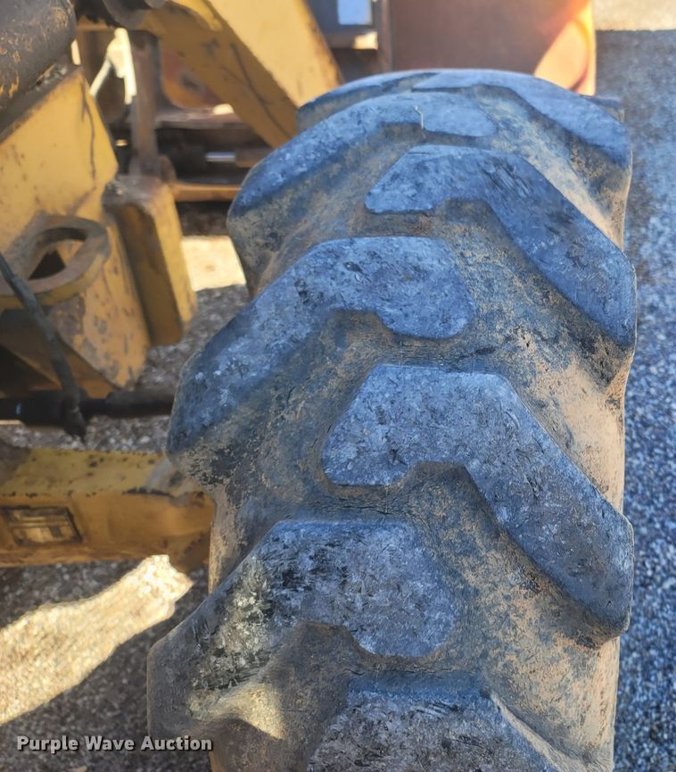 image for item JU9806 2002 John Deere 310SG  backhoe