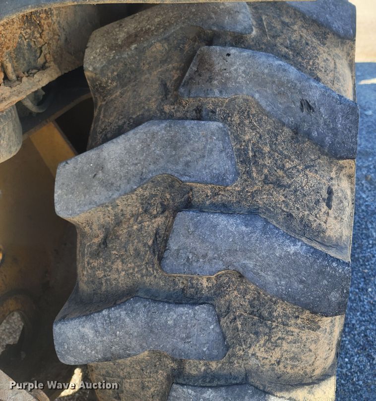 image for item JU9806 2002 John Deere 310SG  backhoe