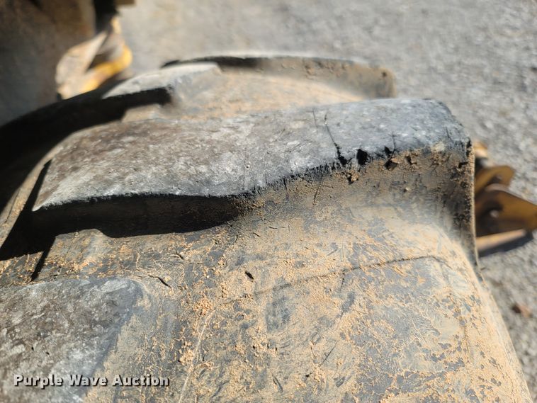 image for item JU9806 2002 John Deere 310SG  backhoe