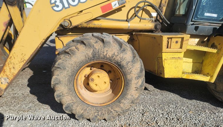 image for item JU9806 2002 John Deere 310SG  backhoe