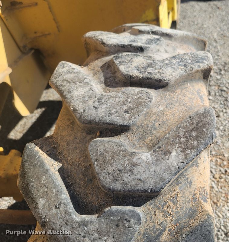 image for item JU9806 2002 John Deere 310SG  backhoe