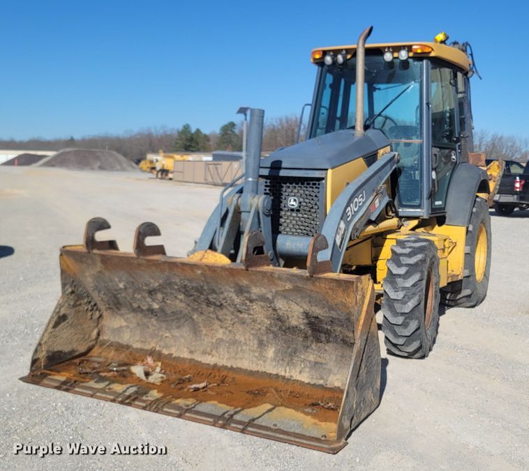 image for item JU9807 2008 John Deere 310SJ  backhoe