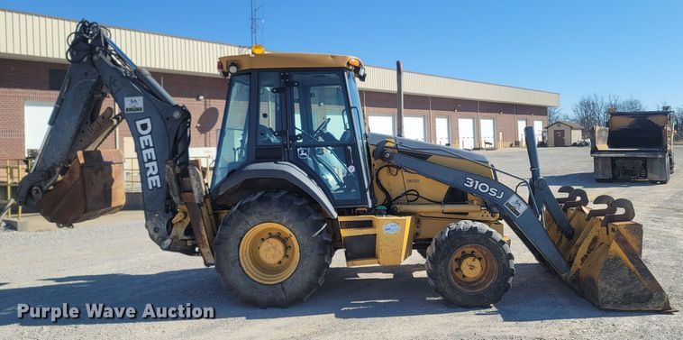 image for item JU9807 2008 John Deere 310SJ  backhoe