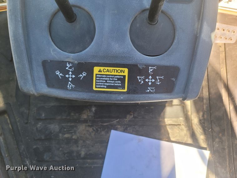 image for item JU9807 2008 John Deere 310SJ  backhoe