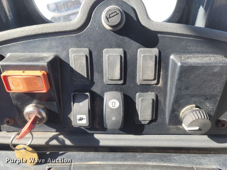 image for item JU9807 2008 John Deere 310SJ  backhoe