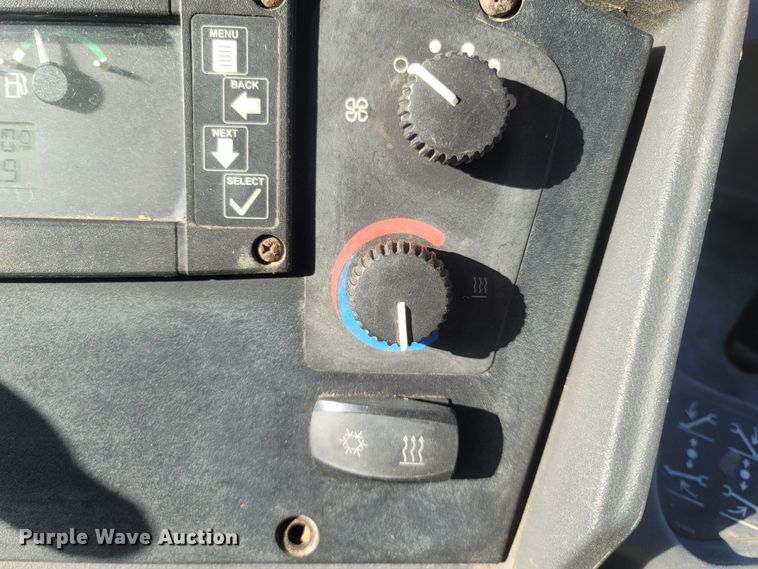 image for item JU9807 2008 John Deere 310SJ  backhoe