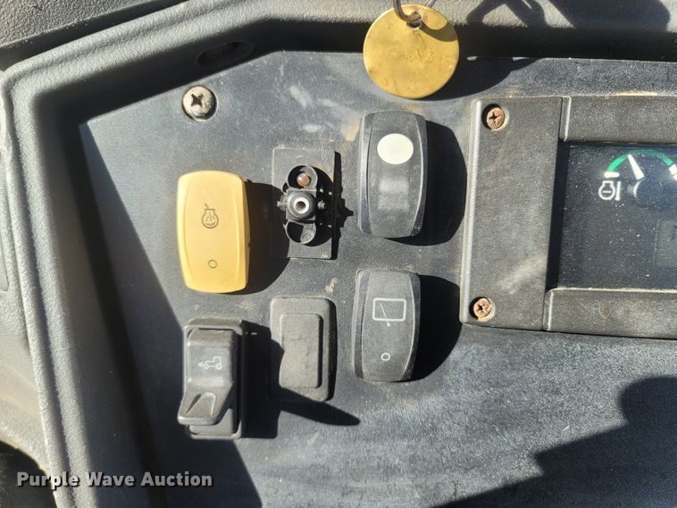 image for item JU9807 2008 John Deere 310SJ  backhoe