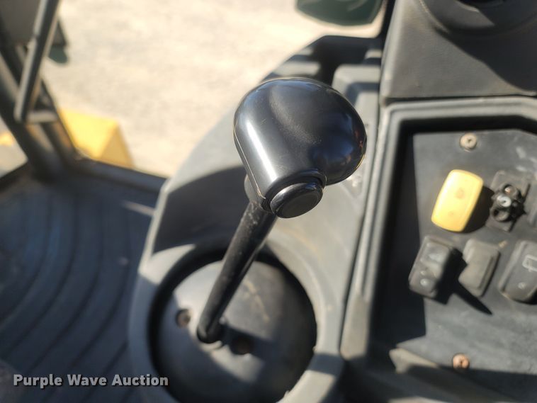 image for item JU9807 2008 John Deere 310SJ  backhoe