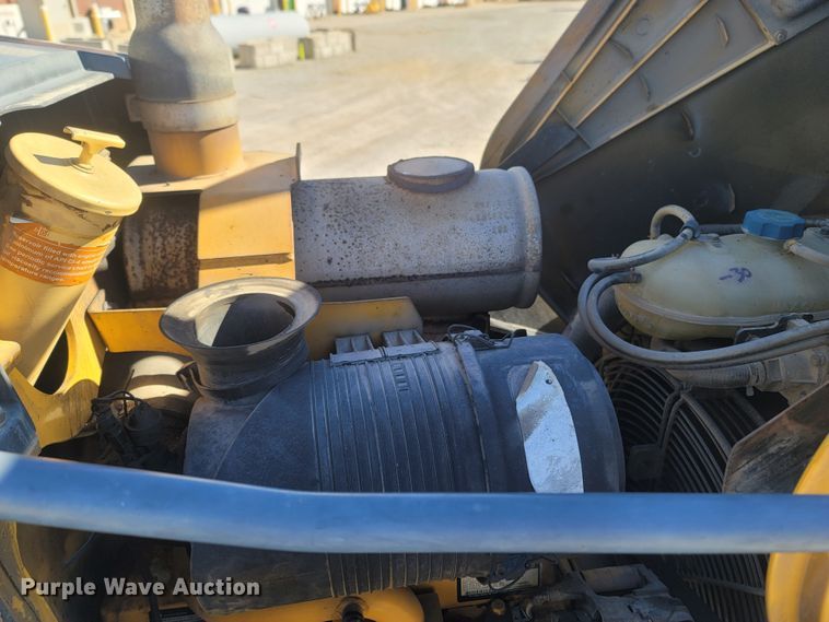 image for item JU9807 2008 John Deere 310SJ  backhoe