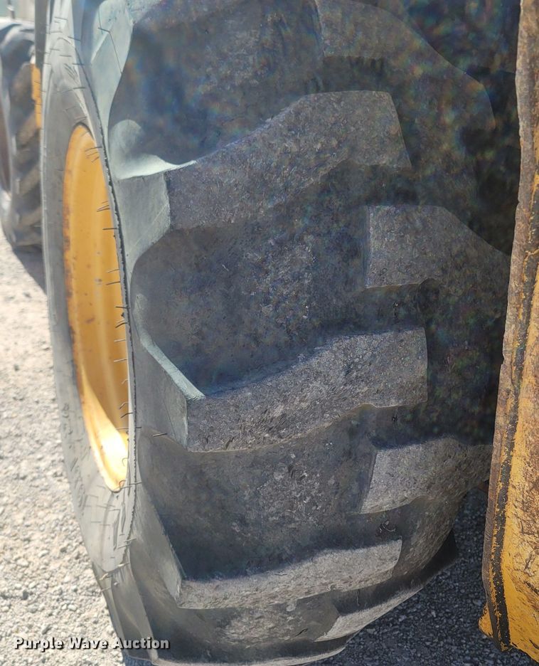 image for item JU9807 2008 John Deere 310SJ  backhoe