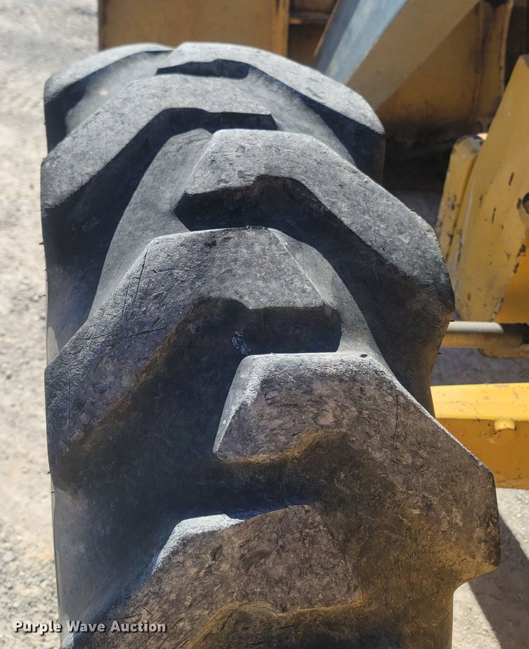 image for item JU9807 2008 John Deere 310SJ  backhoe