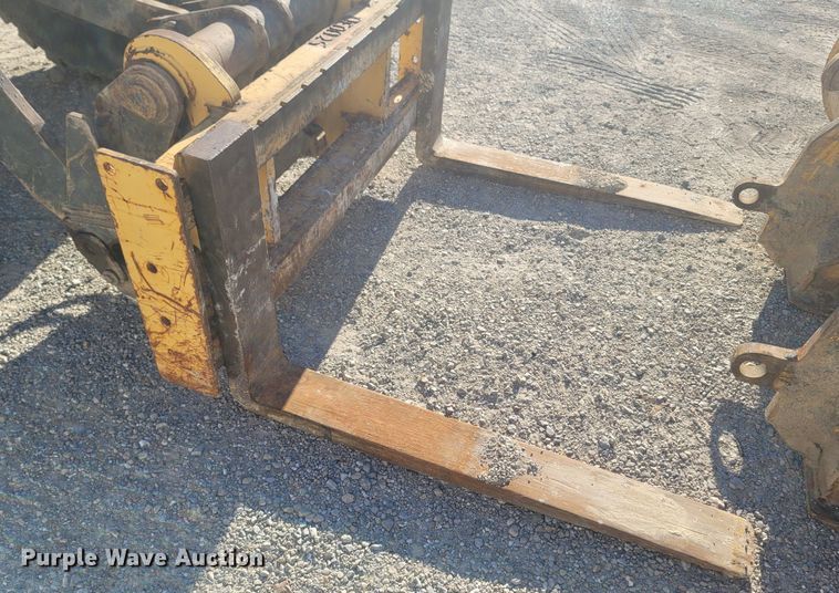 image for item JU9808 2007 John Deere 444J  wheel loader