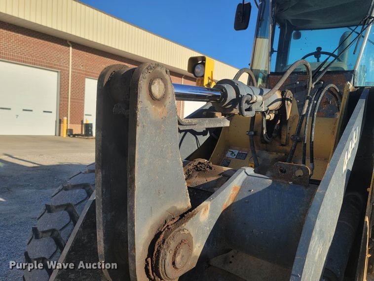 image for item JU9808 2007 John Deere 444J  wheel loader