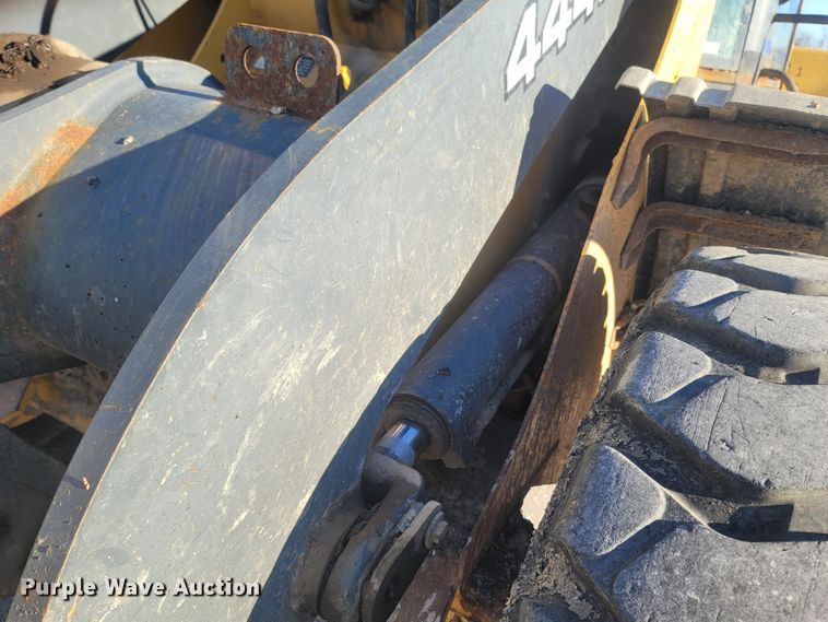 image for item JU9808 2007 John Deere 444J  wheel loader