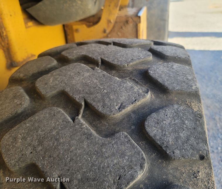 image for item JU9808 2007 John Deere 444J  wheel loader