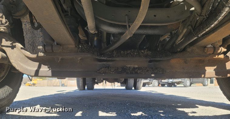 image for item JU9814 2005 International 7400  Crew Cab dump truck