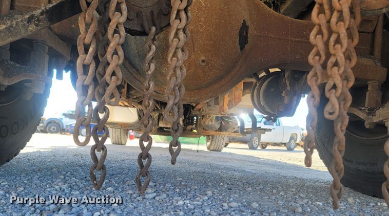 image for item JU9814 2005 International 7400  Crew Cab dump truck