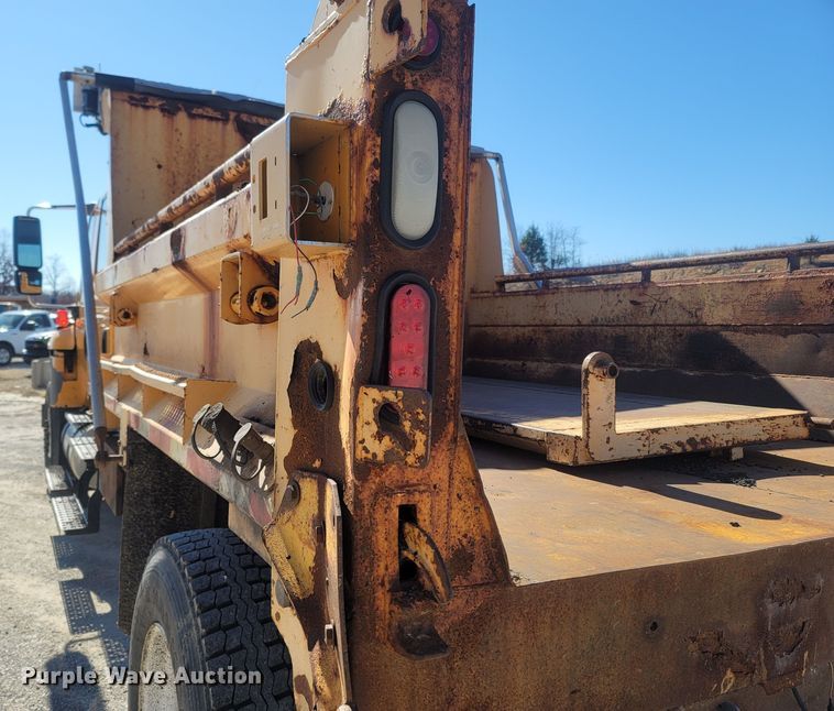 image for item JU9814 2005 International 7400  Crew Cab dump truck