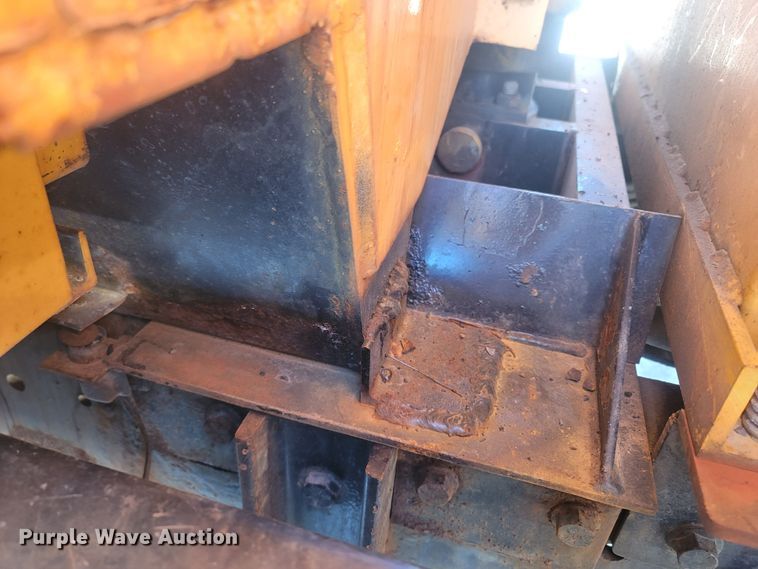 image for item JU9814 2005 International 7400  Crew Cab dump truck