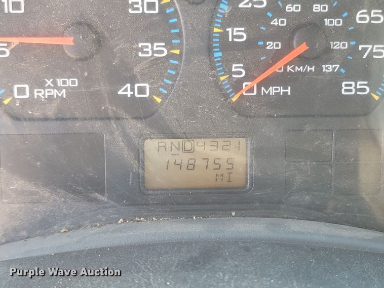 image for item JU9814 2005 International 7400  Crew Cab dump truck