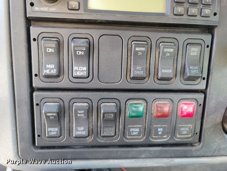 image for item JU9814 2005 International 7400  Crew Cab dump truck