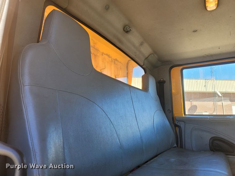 image for item JU9814 2005 International 7400  Crew Cab dump truck