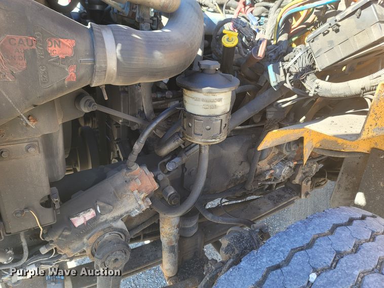 image for item JU9814 2005 International 7400  Crew Cab dump truck