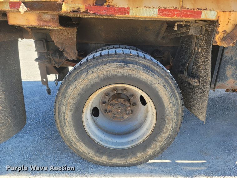 image for item JU9814 2005 International 7400  Crew Cab dump truck