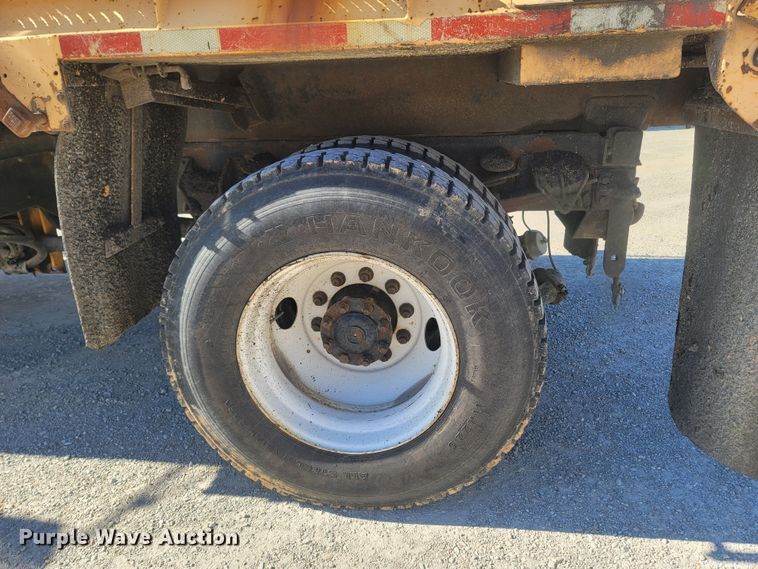 image for item JU9814 2005 International 7400  Crew Cab dump truck