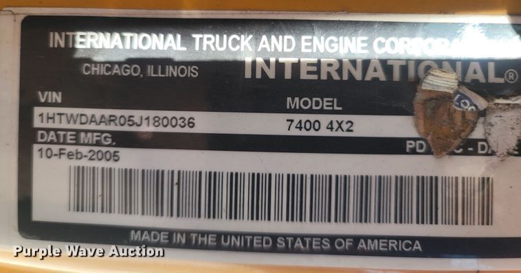 image for item JU9814 2005 International 7400  Crew Cab dump truck