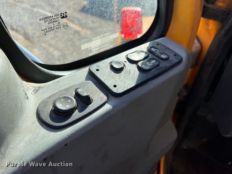 image for item JU9823 2006 International 7400  dump truck