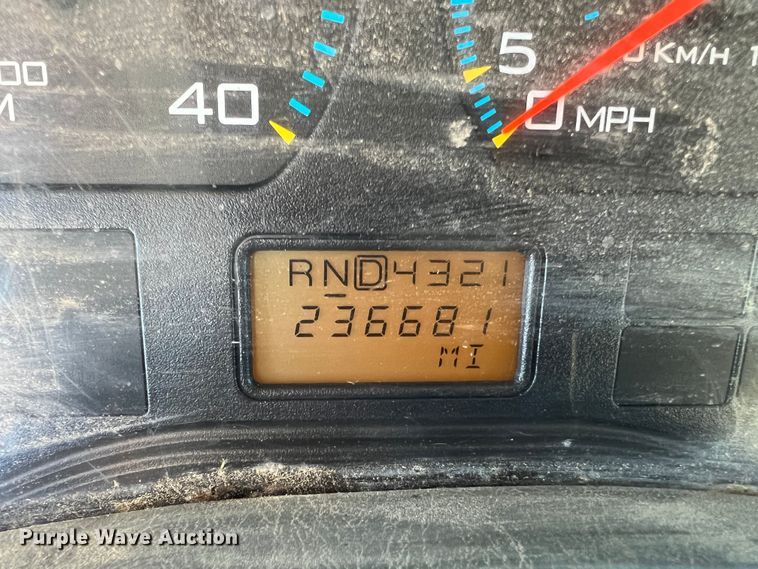 image for item JU9823 2006 International 7400  dump truck