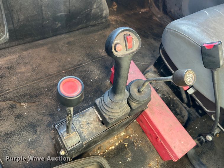 image for item JU9823 2006 International 7400  dump truck