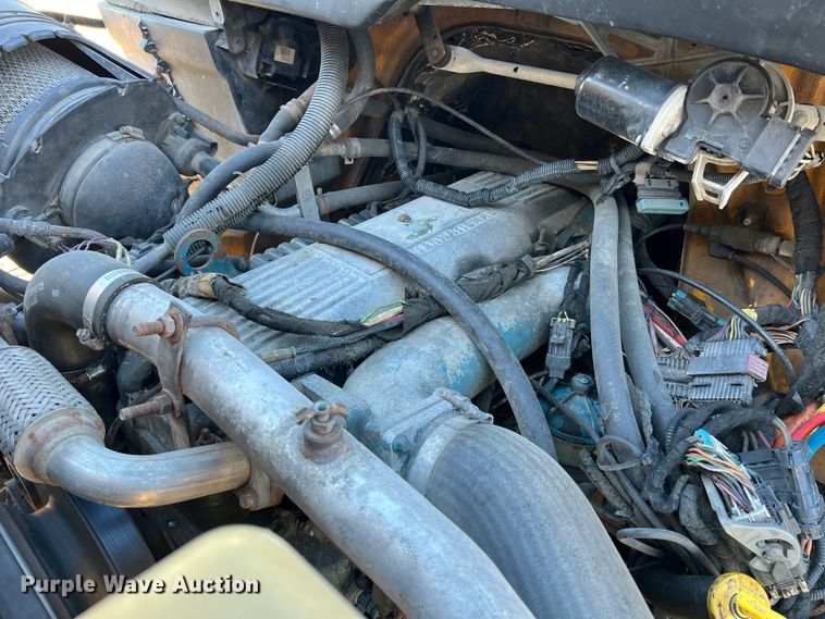 image for item JU9823 2006 International 7400  dump truck