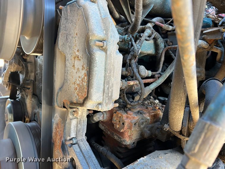 image for item JU9823 2006 International 7400  dump truck