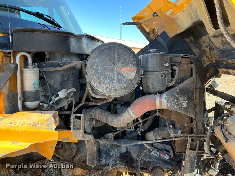 image for item JU9823 2006 International 7400  dump truck