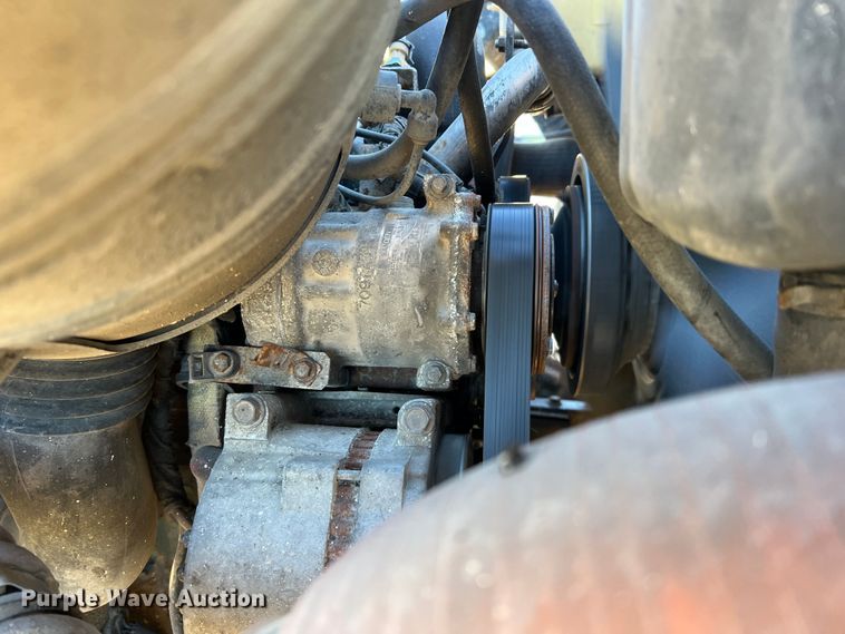 image for item JU9823 2006 International 7400  dump truck