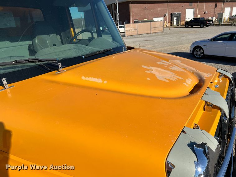 image for item JU9823 2006 International 7400  dump truck