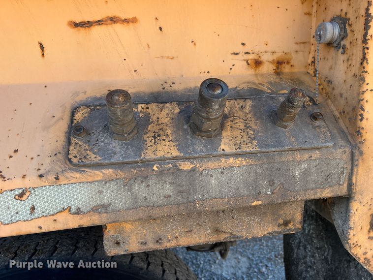 image for item JU9823 2006 International 7400  dump truck