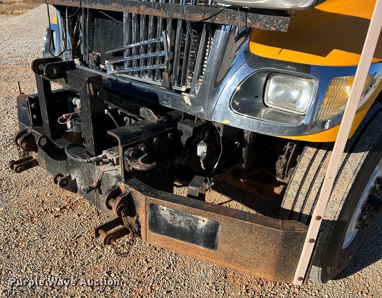 image for item JU9823 2006 International 7400  dump truck