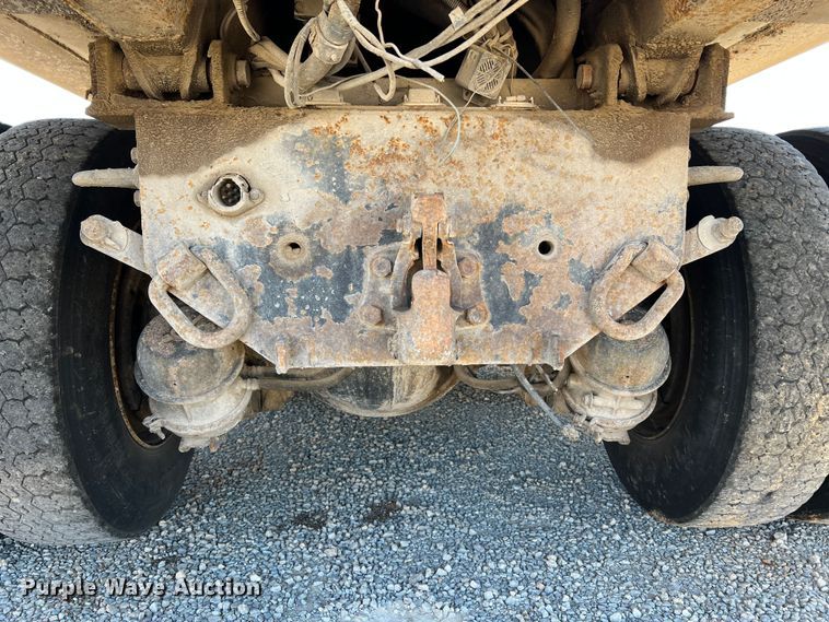 image for item JU9823 2006 International 7400  dump truck