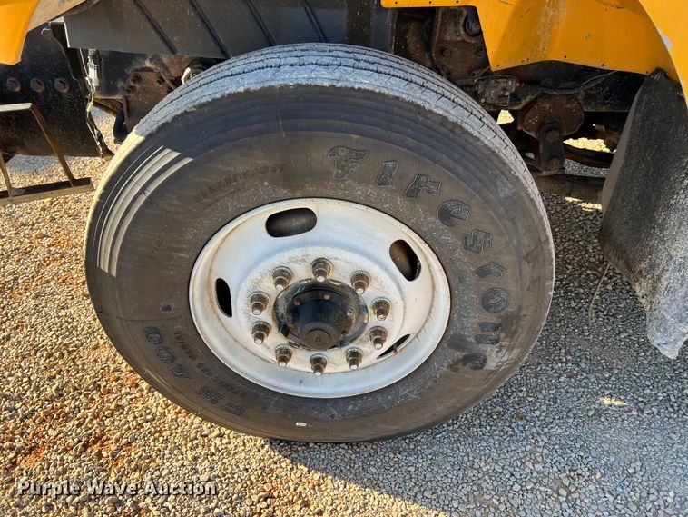 image for item JU9823 2006 International 7400  dump truck