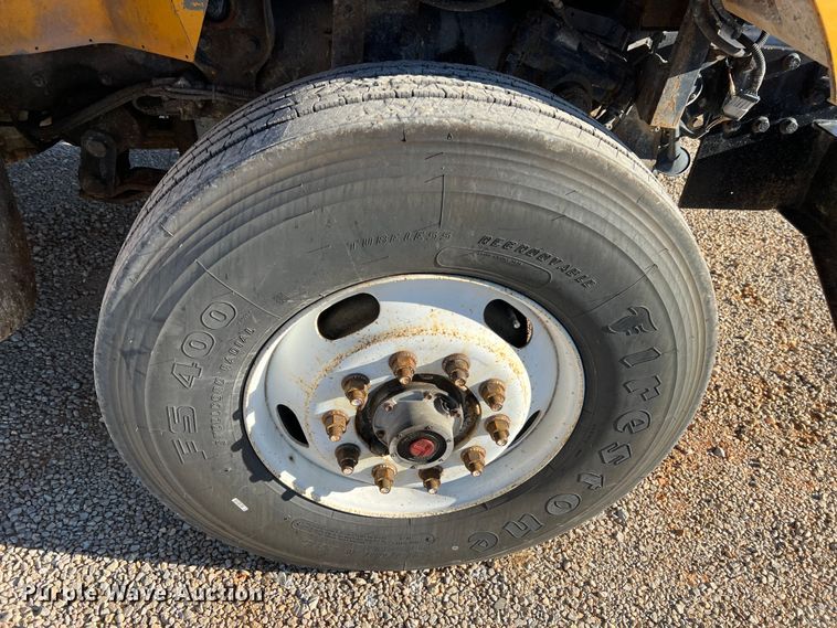 image for item JU9823 2006 International 7400  dump truck