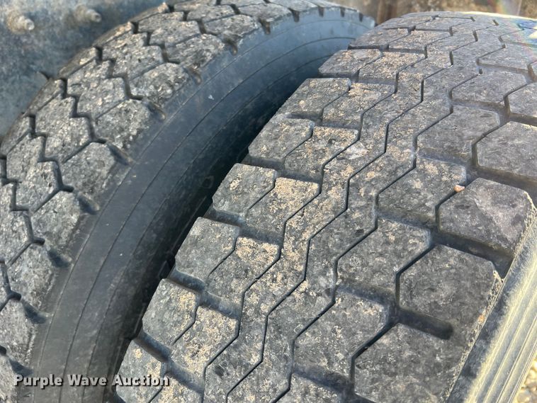 image for item JU9823 2006 International 7400  dump truck