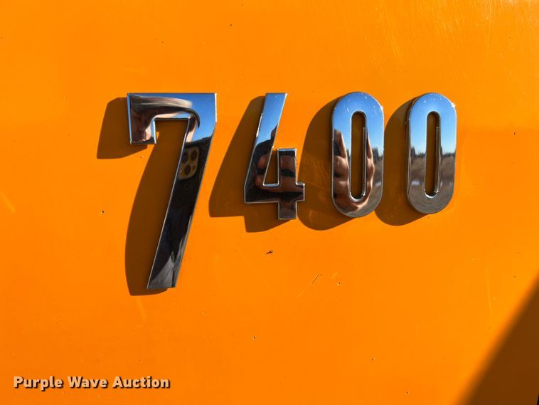 image for item JU9823 2006 International 7400  dump truck