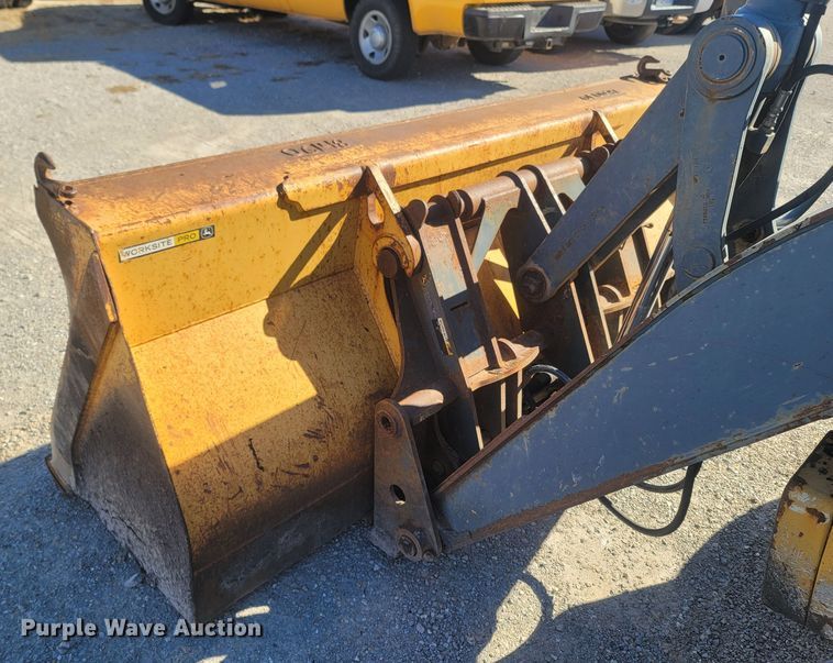 image for item JU9828 2008 John Deere 310SJ  backhoe