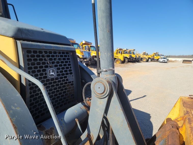 image for item JU9828 2008 John Deere 310SJ  backhoe