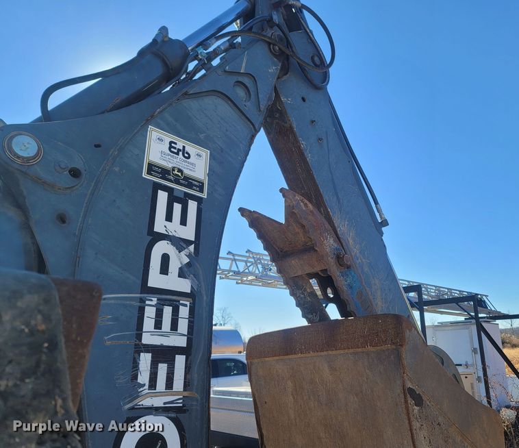 image for item JU9828 2008 John Deere 310SJ  backhoe